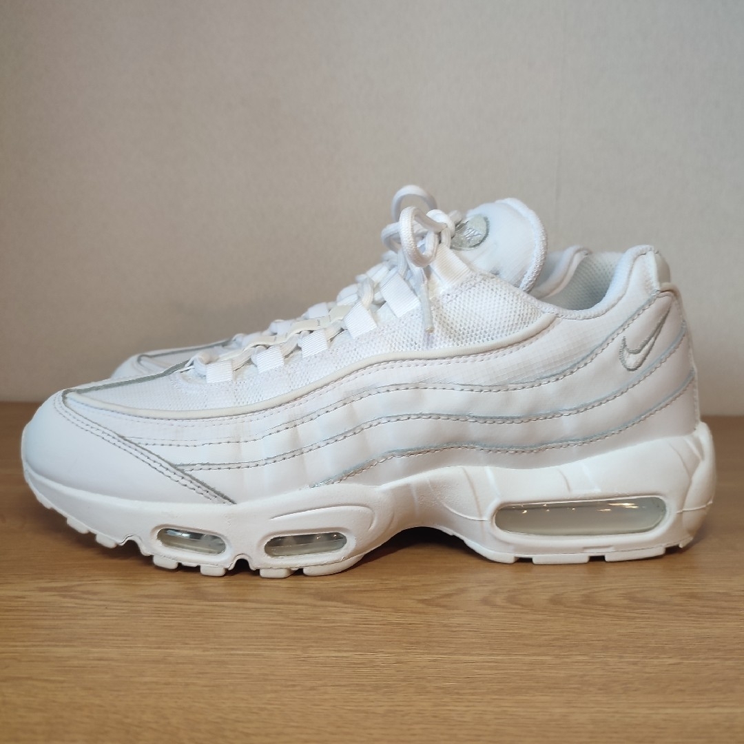 NIKE(ナイキ)の美品 NIKE AIR MAX95 ES "ALL WHITE" 26.5 メンズの靴/シューズ(スニーカー)の商品写真