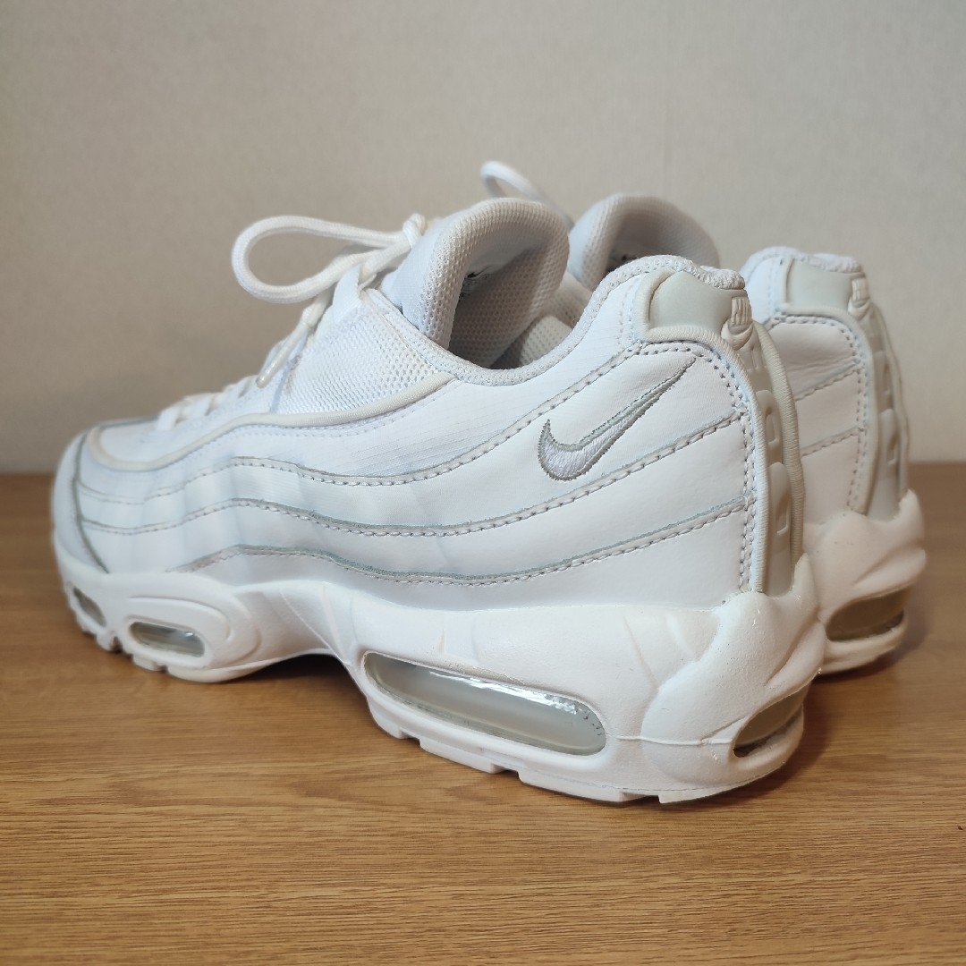 NIKE(ナイキ)の美品 NIKE AIR MAX95 ES "ALL WHITE" 26.5 メンズの靴/シューズ(スニーカー)の商品写真