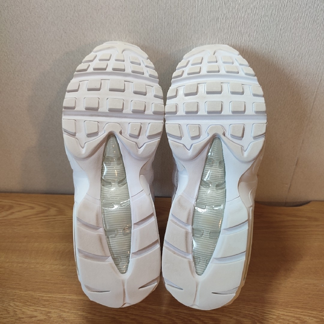 NIKE(ナイキ)の美品 NIKE AIR MAX95 ES "ALL WHITE" 26.5 メンズの靴/シューズ(スニーカー)の商品写真