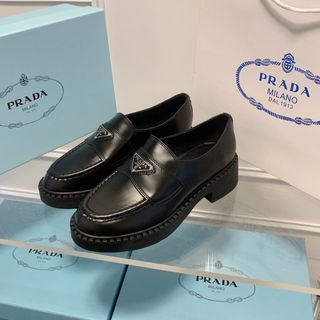 プラダ(PRADA)の人気<プラダ>★ローファー(ローファー/革靴)