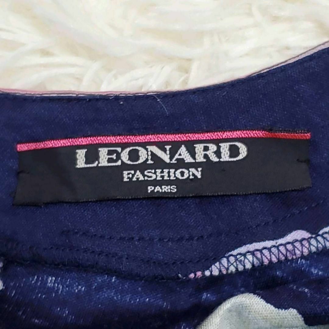 LEONARD(レオナール)の極美品 M レオナール 半袖 カットソー 紺 花柄 コットン100 日本製 夏 レディースのトップス(カットソー(半袖/袖なし))の商品写真