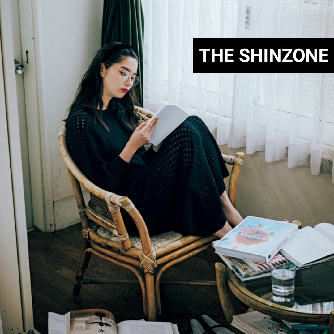 Shinzone(シンゾーン)の新品　ザシンゾーン　透かし編みレースニットワンピース　ブラックワンピース　黒 レディースのワンピース(ロングワンピース/マキシワンピース)の商品写真