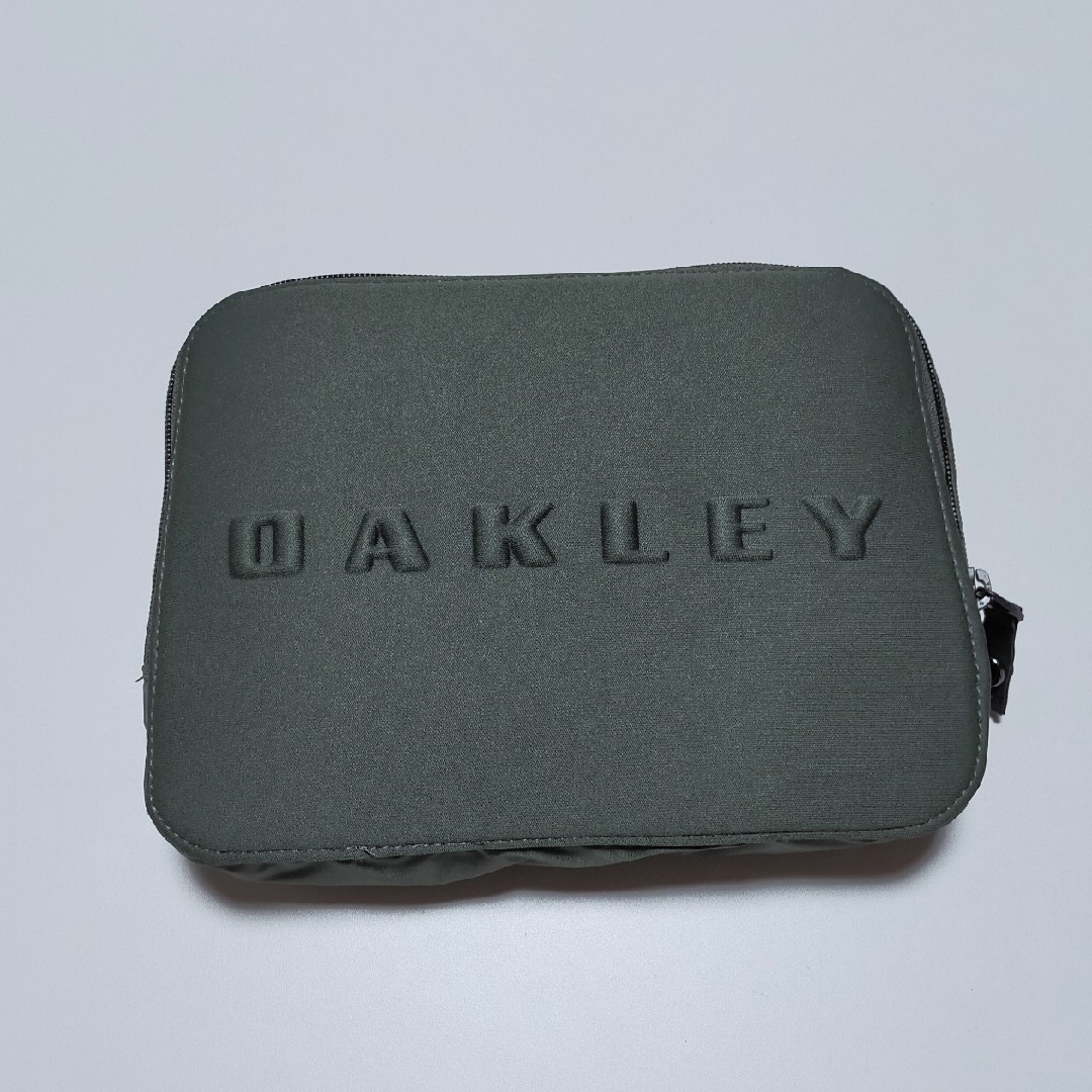 Oakley(オークリー)のOAKLEY　2in1　パッカブルリュック スポーツ/アウトドアのスポーツ/アウトドア その他(その他)の商品写真