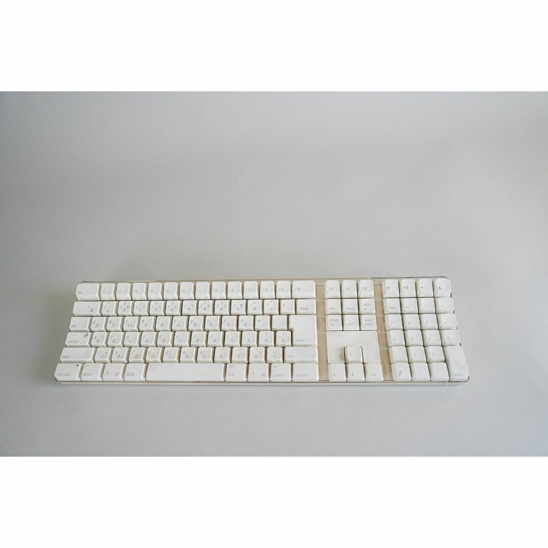 Apple(アップル)のApple Wireless Keyboard [M9270J/A] スマホ/家電/カメラのPC/タブレット(PC周辺機器)の商品写真