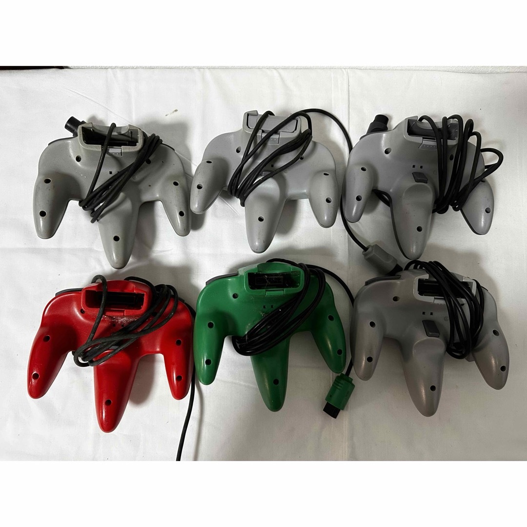 Nintendo 64/ニンテンドー64 コントローラー まとめ売り エンタメ/ホビーのゲームソフト/ゲーム機本体(家庭用ゲームソフト)の商品写真