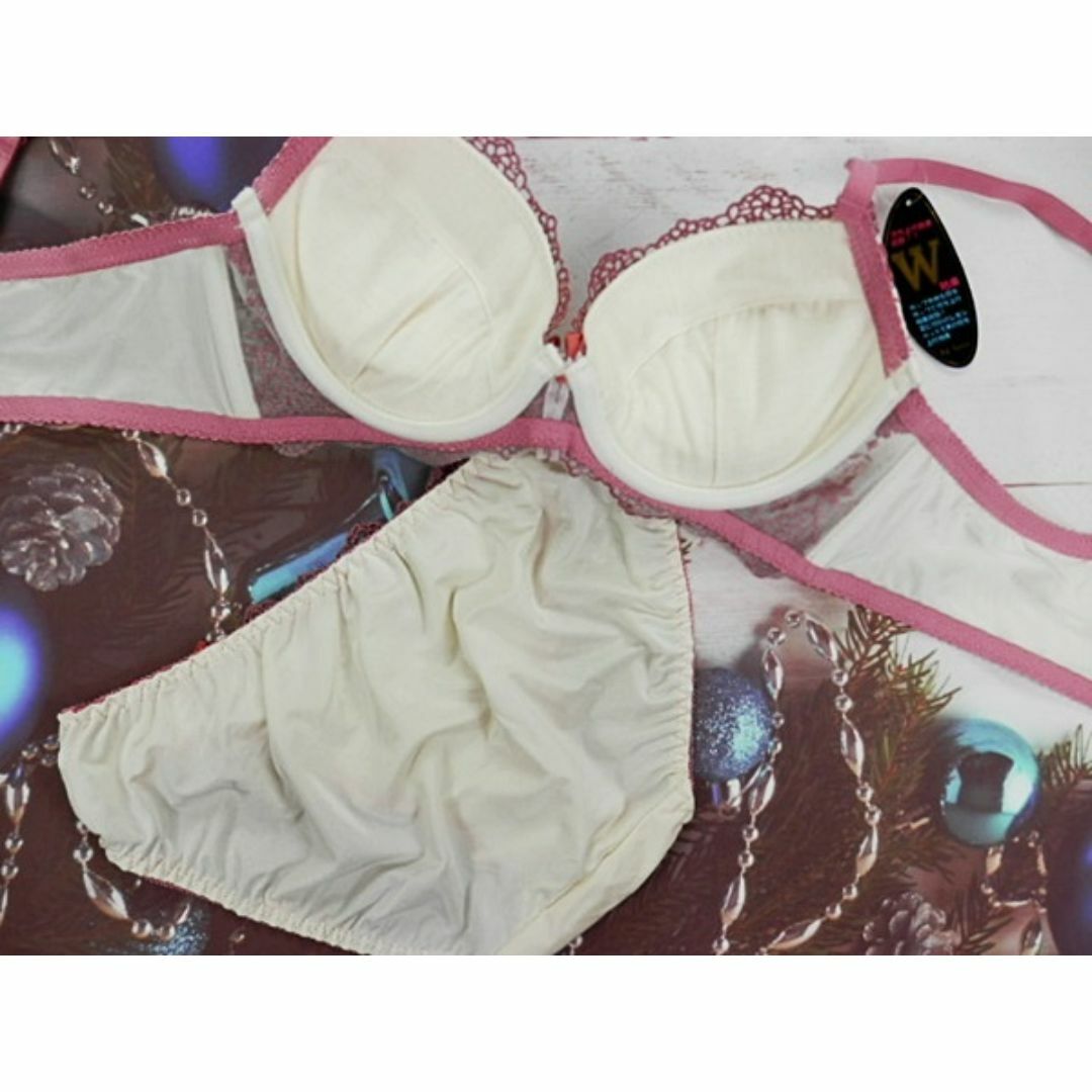 c105 A75/M 脇高ブラ＆ショーツセット 下着 ピンク 花・リーフ刺繍 レディースの下着/アンダーウェア(ブラ&ショーツセット)の商品写真