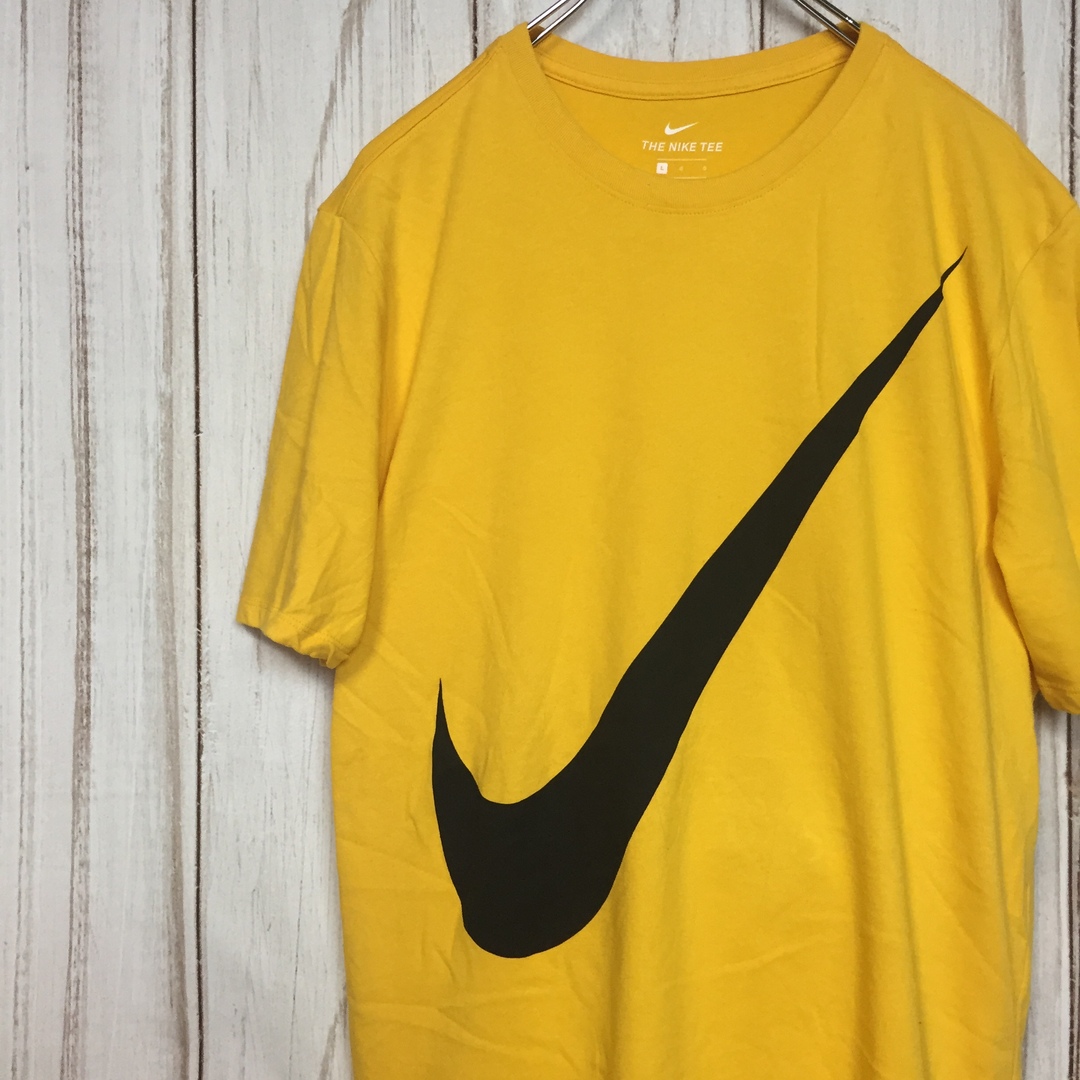 NIKE(ナイキ)の【ナイキ 半袖ビッグロゴTシャツ】ビッグスウッシュ ゆるダボ L 黄 古着 メンズのトップス(Tシャツ/カットソー(半袖/袖なし))の商品写真