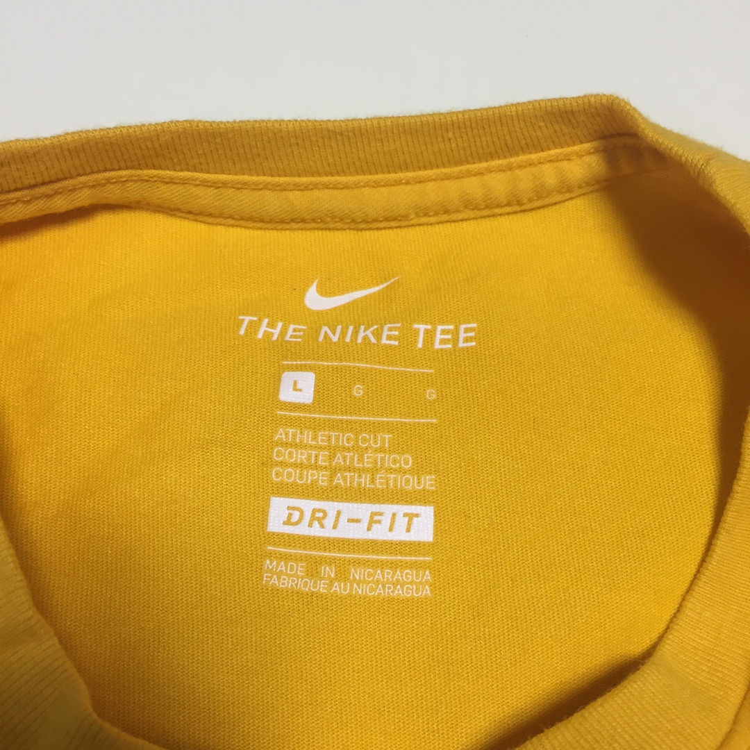 NIKE(ナイキ)の【ナイキ 半袖ビッグロゴTシャツ】ビッグスウッシュ ゆるダボ L 黄 古着 メンズのトップス(Tシャツ/カットソー(半袖/袖なし))の商品写真