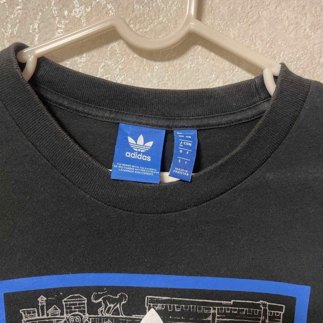 adidas　アディダス　Tシャツ　サイズM　デカロゴ　トレフォイルロゴ　古着 メンズのトップス(Tシャツ/カットソー(半袖/袖なし))の商品写真