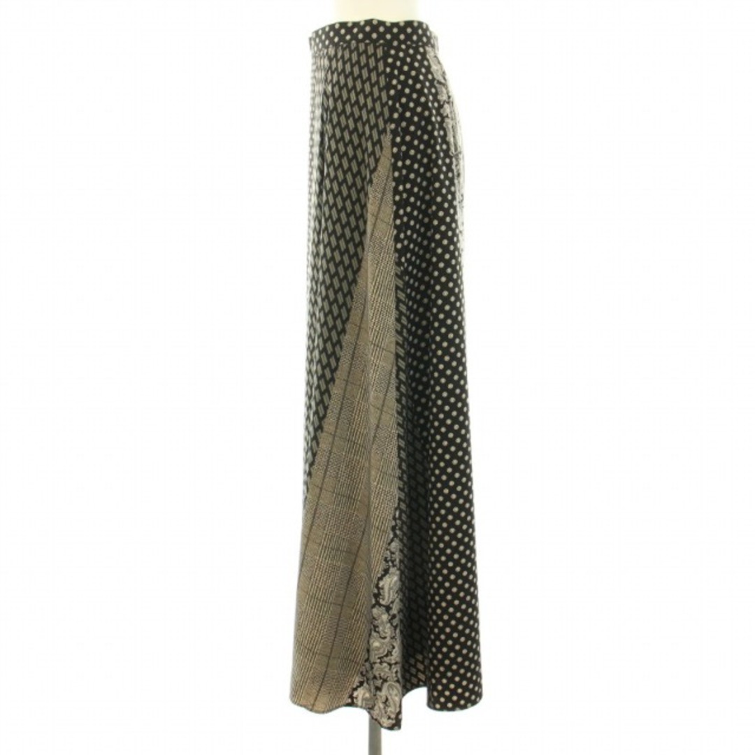 UNITED ARROWS(ユナイテッドアローズ)のユナイテッドアローズ ペイズリープリントスカート マキシ ロング 黒 グレー レディースのスカート(ロングスカート)の商品写真