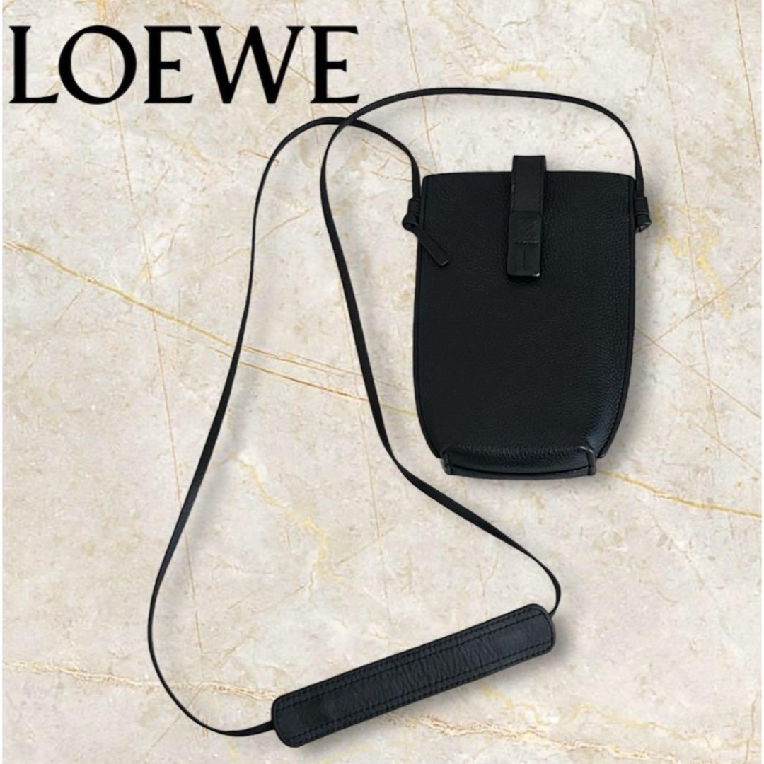 LOEWE(ロエベ)のロエベ　アナグラム　エンボス　ショルダーバッグ　カーフスキン　フォンケース レディースのバッグ(ショルダーバッグ)の商品写真
