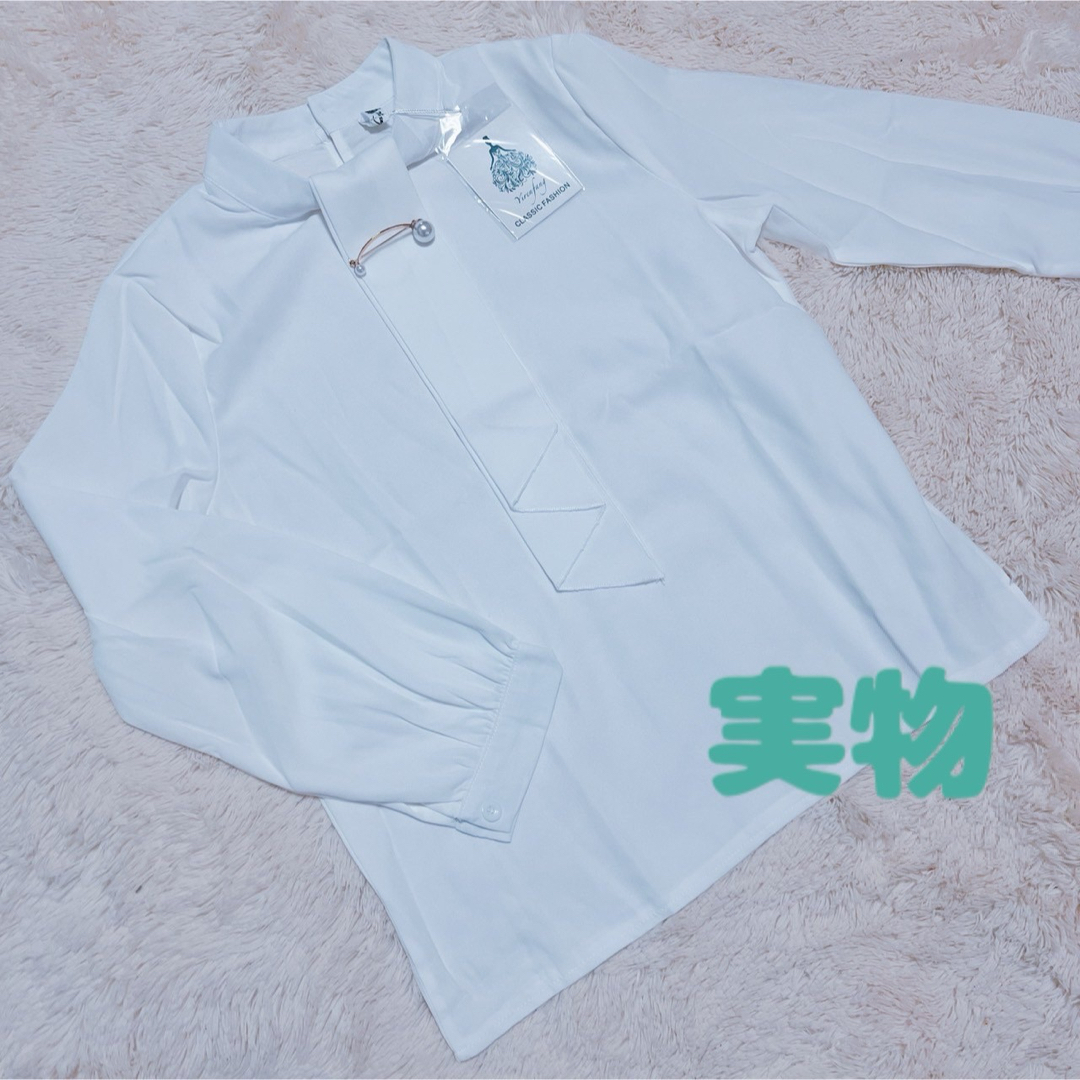 ブラウス　ボウタイ　長袖　シャツ　オフィス　フォーマル　綺麗め　白　パール  春 レディースのトップス(シャツ/ブラウス(長袖/七分))の商品写真