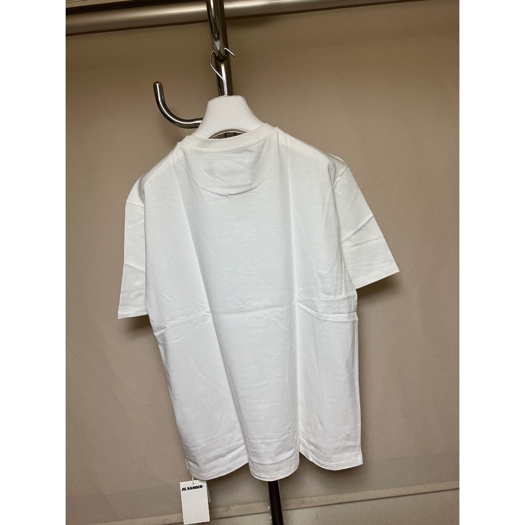 Jil Sander(ジルサンダー)の新品 M JIL SANDER 23aw 胸ロゴTシャツ 白 5892 メンズのトップス(Tシャツ/カットソー(半袖/袖なし))の商品写真