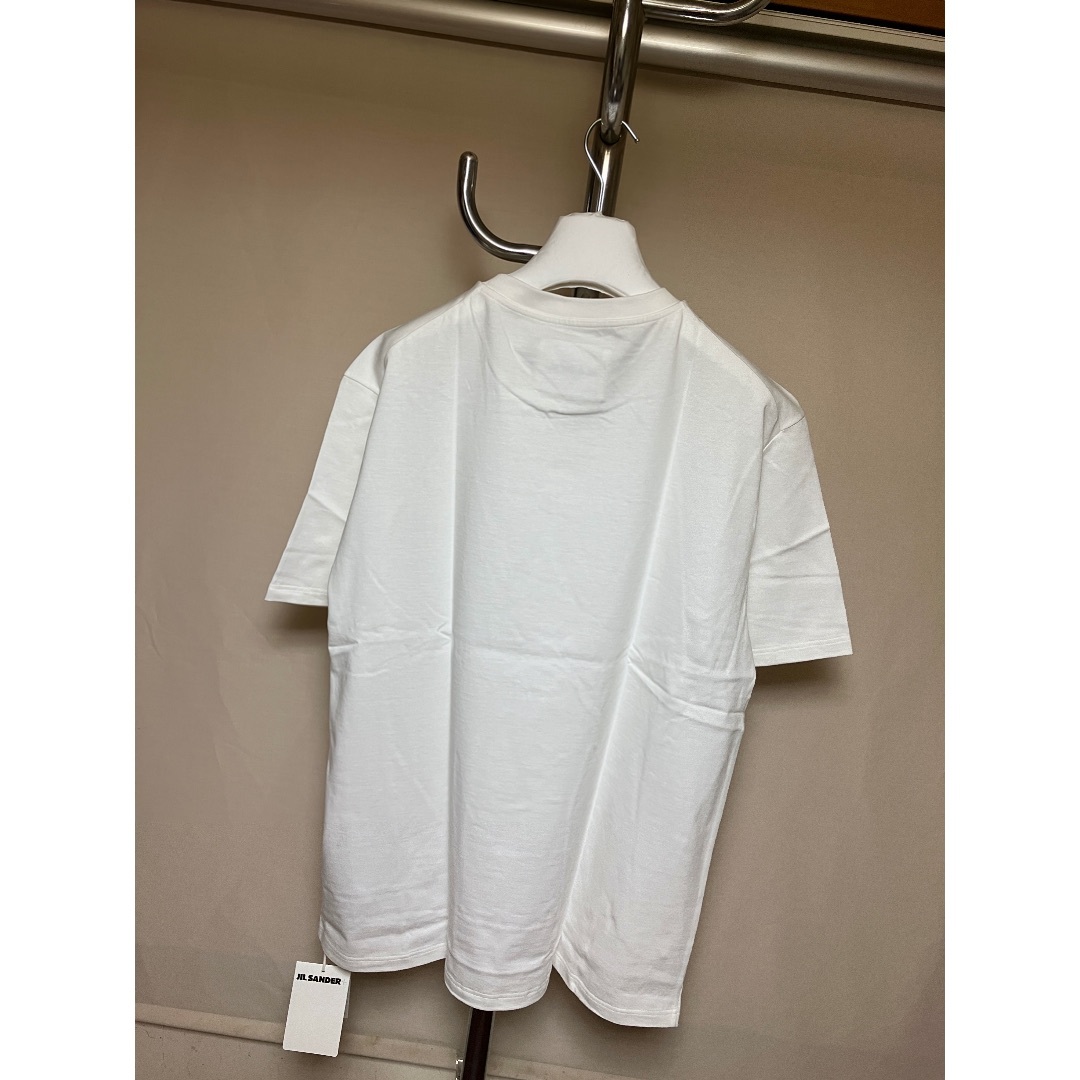 Jil Sander(ジルサンダー)の新品 M JIL SANDER 23aw 胸ロゴTシャツ 白 5892 メンズのトップス(Tシャツ/カットソー(半袖/袖なし))の商品写真