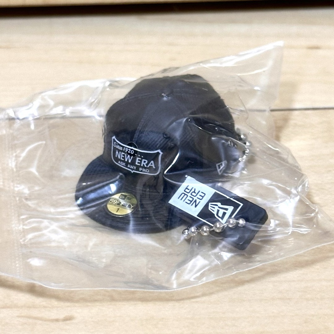 NEW ERA(ニューエラー)の限定 NEW ERA ガチャガチャ キャップキーホルダー メンズの帽子(キャップ)の商品写真