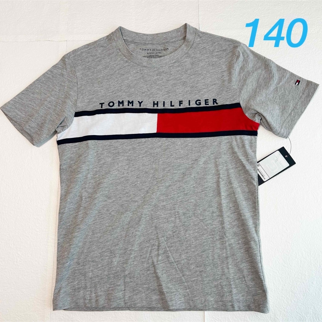 TOMMY HILFIGER(トミーヒルフィガー)のトミーヒルフィガー 半袖Tシャツ グレー S/140 キッズ/ベビー/マタニティのキッズ服男の子用(90cm~)(Tシャツ/カットソー)の商品写真