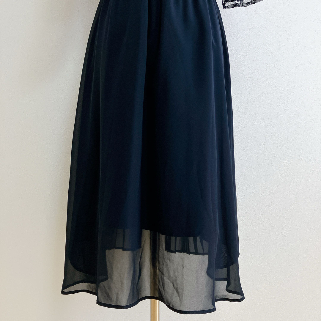 PREFERIR(プレフェリール)のPREFERIRプレフェリール　ネイビー　オーガンジーレース　シアー　プリーツ レディースのフォーマル/ドレス(ミディアムドレス)の商品写真