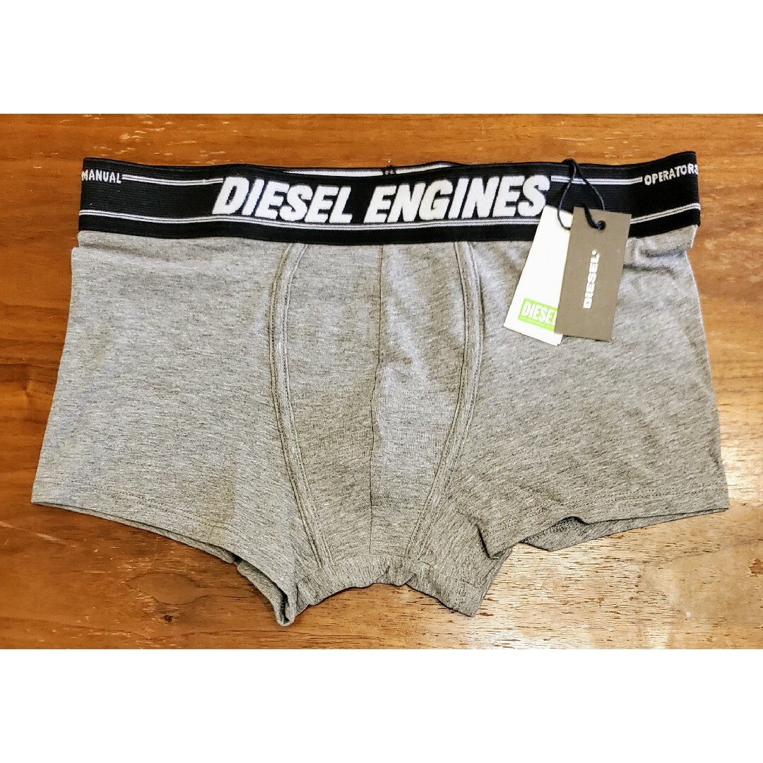 DIESEL(ディーゼル)のディーゼル　新品　メンズ　ボクサーパンツ(ロゴ/グレーS) メンズのアンダーウェア(ボクサーパンツ)の商品写真