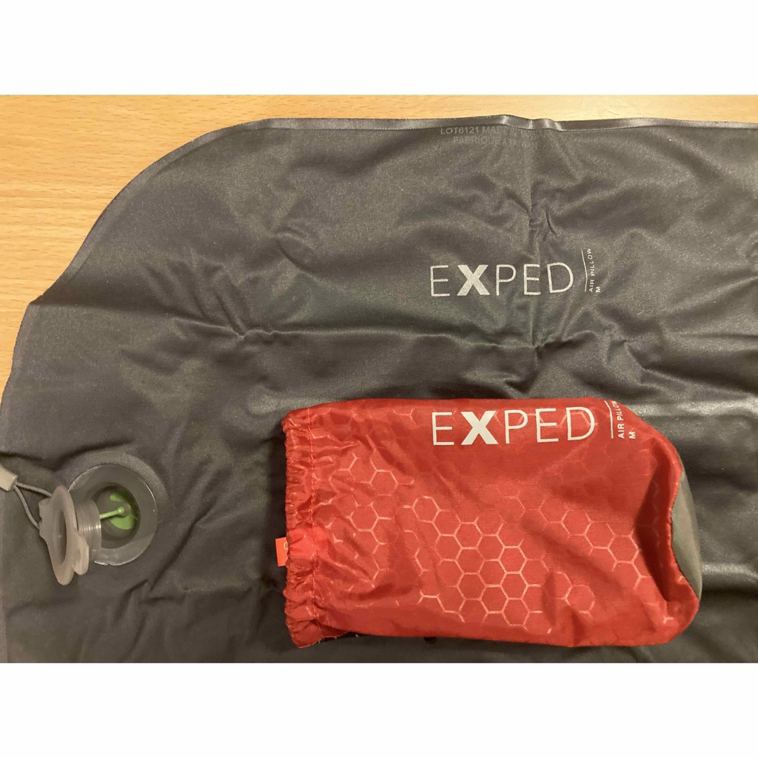 EXPED(エクスペド)のEXPED air pillow 枕　2個セット スポーツ/アウトドアのアウトドア(寝袋/寝具)の商品写真