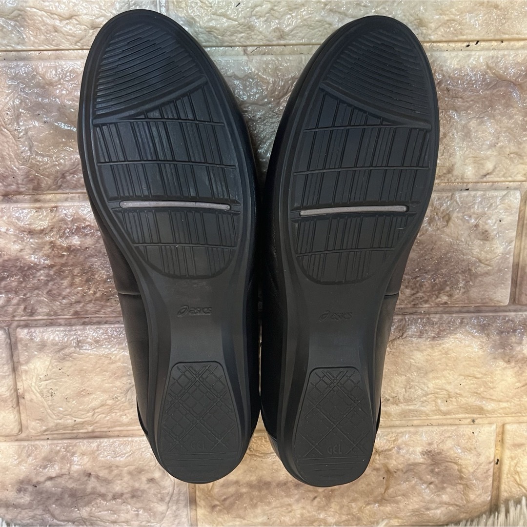 Pedala（asics）(ペダラ)の新品同様　アシックス　ペダラ　ストラップ　パンプス1212A186 22.5cm レディースの靴/シューズ(ハイヒール/パンプス)の商品写真