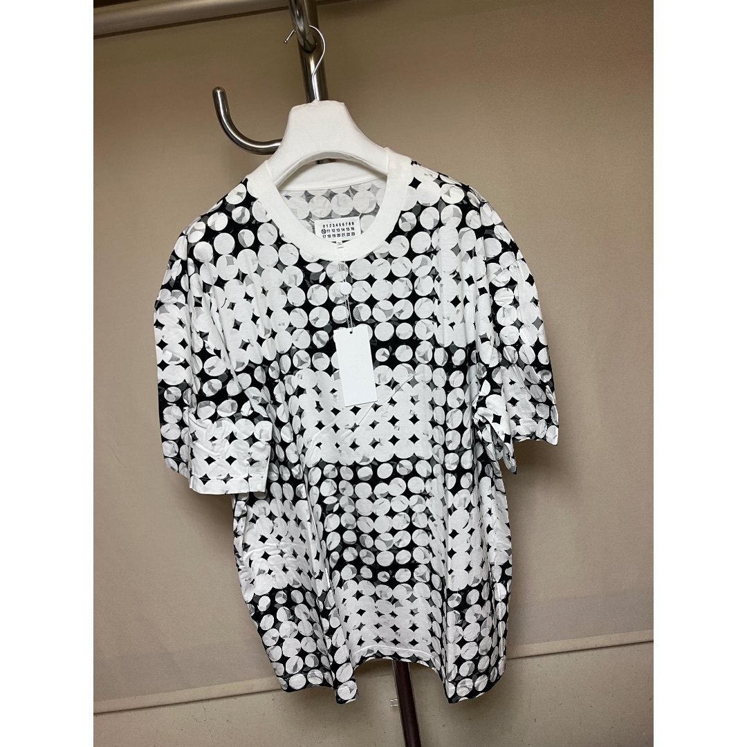 Maison Martin Margiela(マルタンマルジェラ)の新品 48 20aw マルジェラ ポルカドット柄 半袖Tシャツ 白黒 2097 メンズのトップス(Tシャツ/カットソー(半袖/袖なし))の商品写真