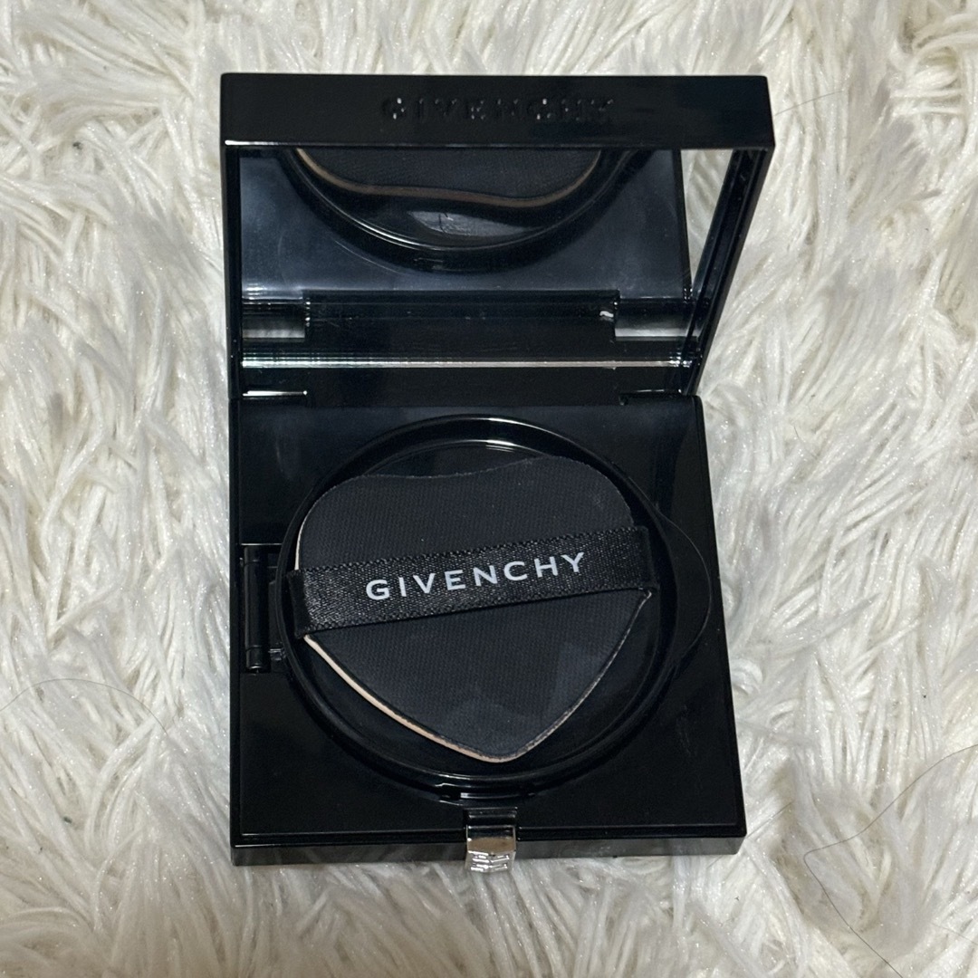 GIVENCHY(ジバンシィ)のプリズム・リーブル・スキンケアリング・グロウ・クッション 2-N120 コスメ/美容のベースメイク/化粧品(ファンデーション)の商品写真