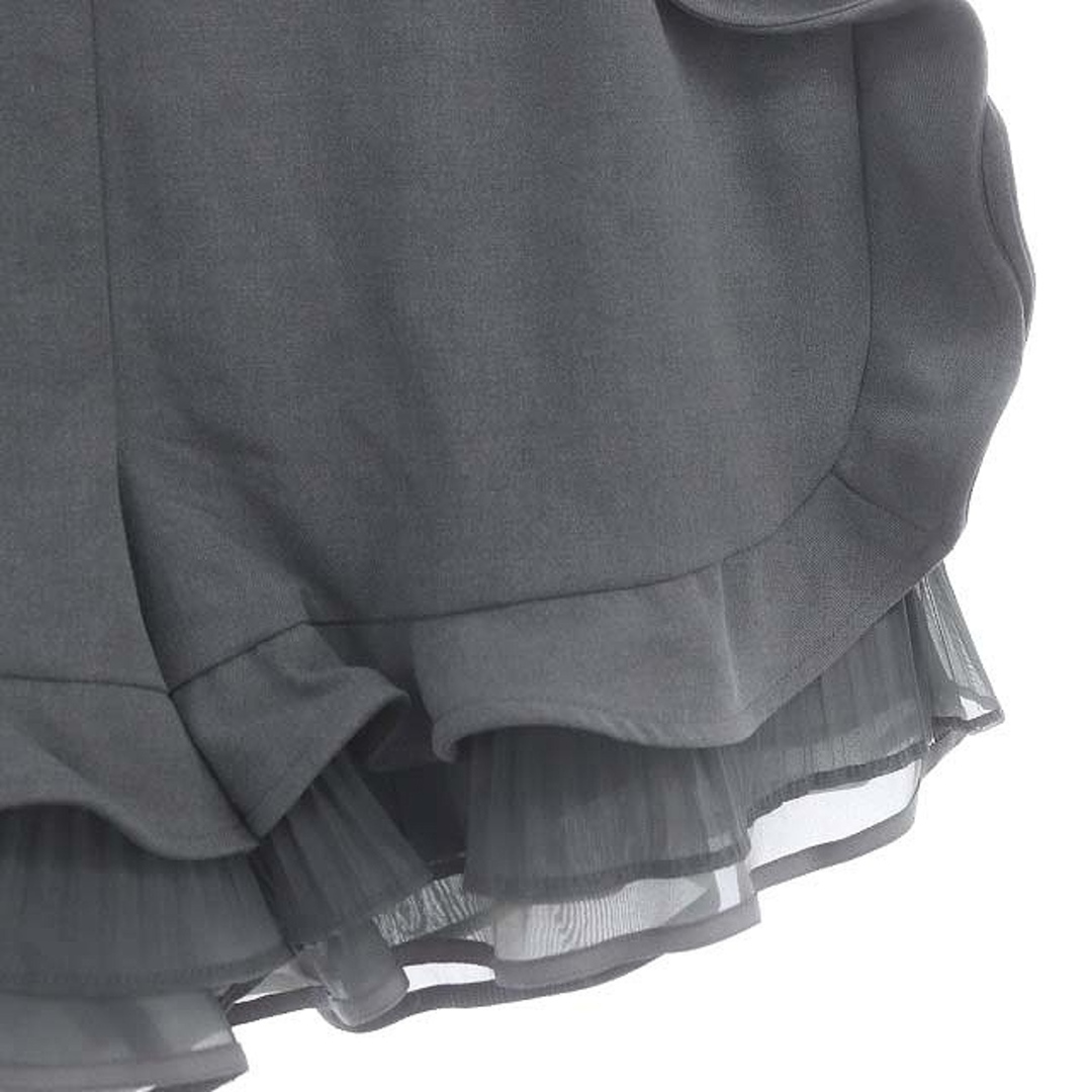 SNIDEL(スナイデル)のスナイデル 23AW Sustainable フリルヘムショートパンツ グレー レディースのパンツ(ショートパンツ)の商品写真