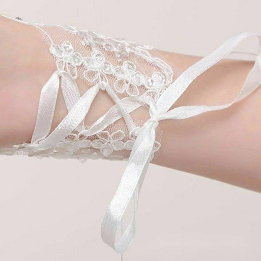 【新品】ブライダルグローブ フィンガーレス 刺繍 ウェディンググローブ 花嫁 レディースのフォーマル/ドレス(その他ドレス)の商品写真