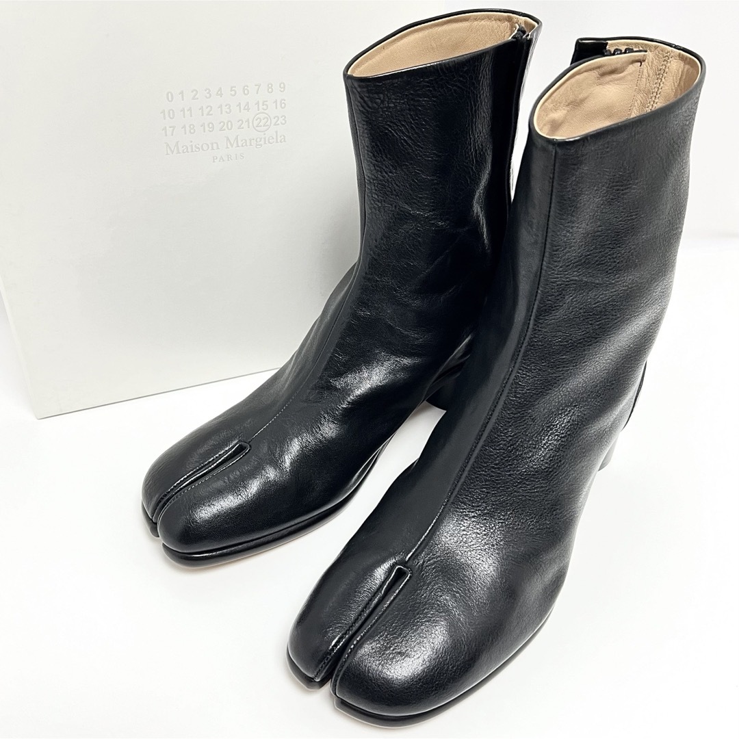 Maison Martin Margiela(マルタンマルジェラ)の44 新品 メゾンマルジェラ Tabi アンクル ブーツ タビ ブラック 足袋 メンズの靴/シューズ(ブーツ)の商品写真