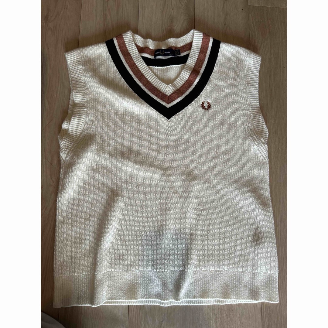 FRED PERRY(フレッドペリー)のフレッドペリー　レイビームス　チルデンベスト レディースのトップス(ベスト/ジレ)の商品写真