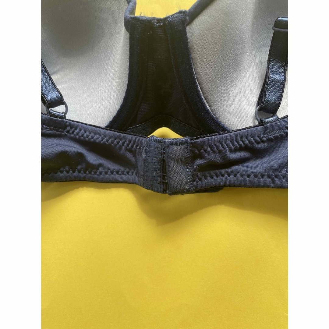 IZOD ブラジャー　未使用　ネイビー　34B アメリカ購入　下着　 レディースの下着/アンダーウェア(ブラ)の商品写真