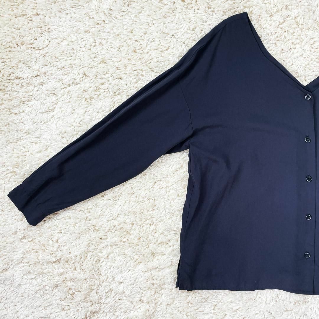 Sonny Label(サニーレーベル)のSonny Label　2way　Vネックカットソー　ネイビー　136 レディースのトップス(カットソー(長袖/七分))の商品写真