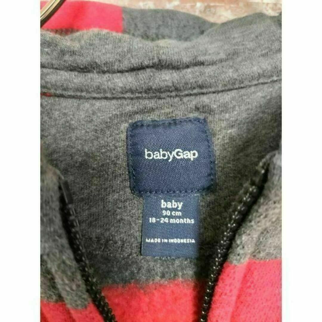 babyGAP(ベビーギャップ)のBaby GAP ベビーギャップ フルジップ パーカー グレー×赤 90cm キッズ/ベビー/マタニティのキッズ服男の子用(90cm~)(ジャケット/上着)の商品写真