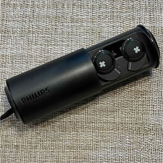 PHILIPS - 【新品・未使用】個性的な形PHILIPS製イヤホン