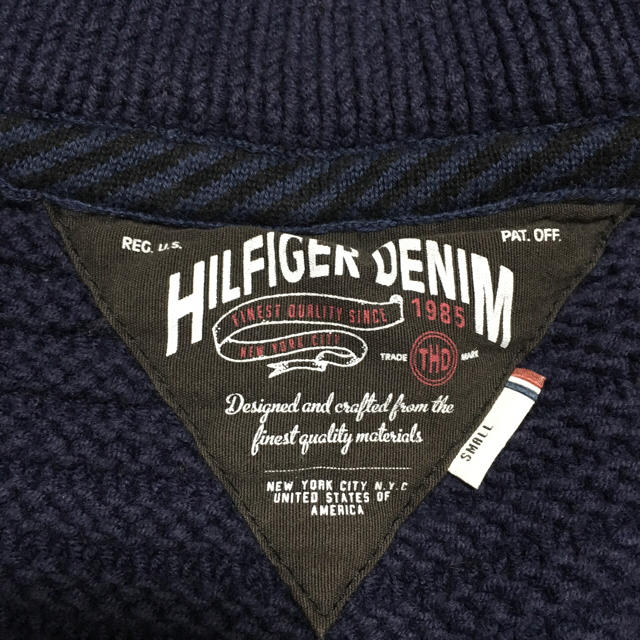 TOMMY HILFIGER(トミーヒルフィガー)のTOMMY HILFIGHRカーディガン スタジャン付き メンズのトップス(カーディガン)の商品写真