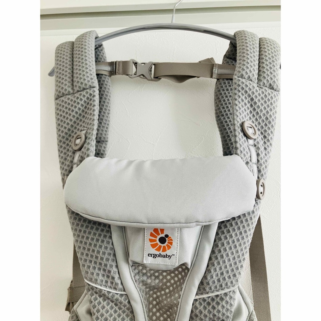 Ergobaby(エルゴベビー)のセール✨エルゴ オムニブリーズ　パールグレー キッズ/ベビー/マタニティのキッズ/ベビー/マタニティ その他(その他)の商品写真