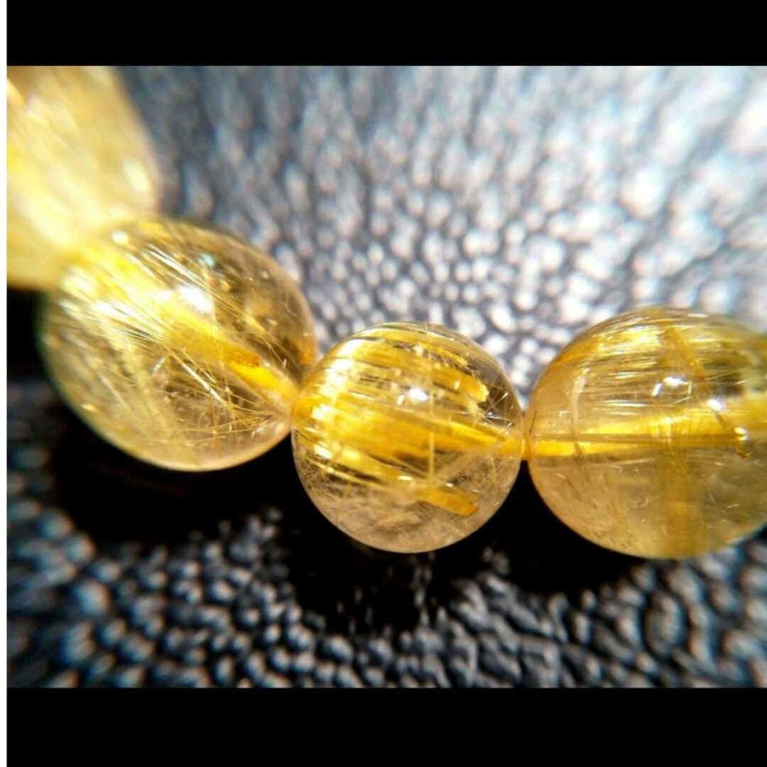 高透明✴️ルチル密集✴️ ゴールドタイチンルチルクォーツ  ブレスレット 天然石 レディースのアクセサリー(ブレスレット/バングル)の商品写真