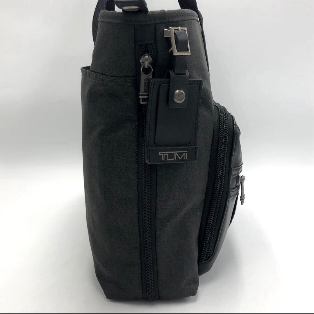 TUMI(トゥミ)のTUMI ALPHA BRAVOイーストウエストビジネスバック肩掛け本革 黒 メンズのバッグ(トートバッグ)の商品写真
