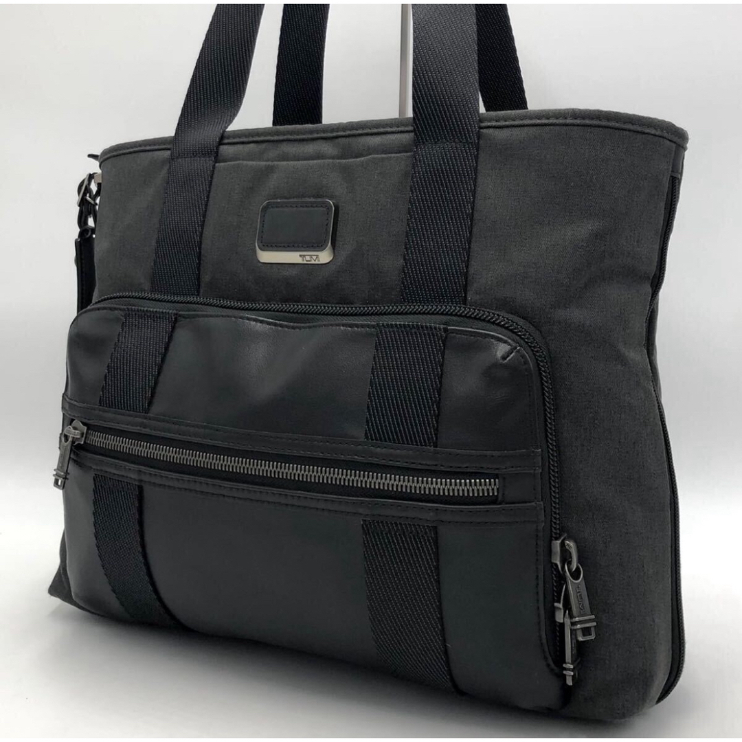 TUMI(トゥミ)のTUMI ALPHA BRAVOイーストウエストビジネスバック肩掛け本革 黒 メンズのバッグ(トートバッグ)の商品写真