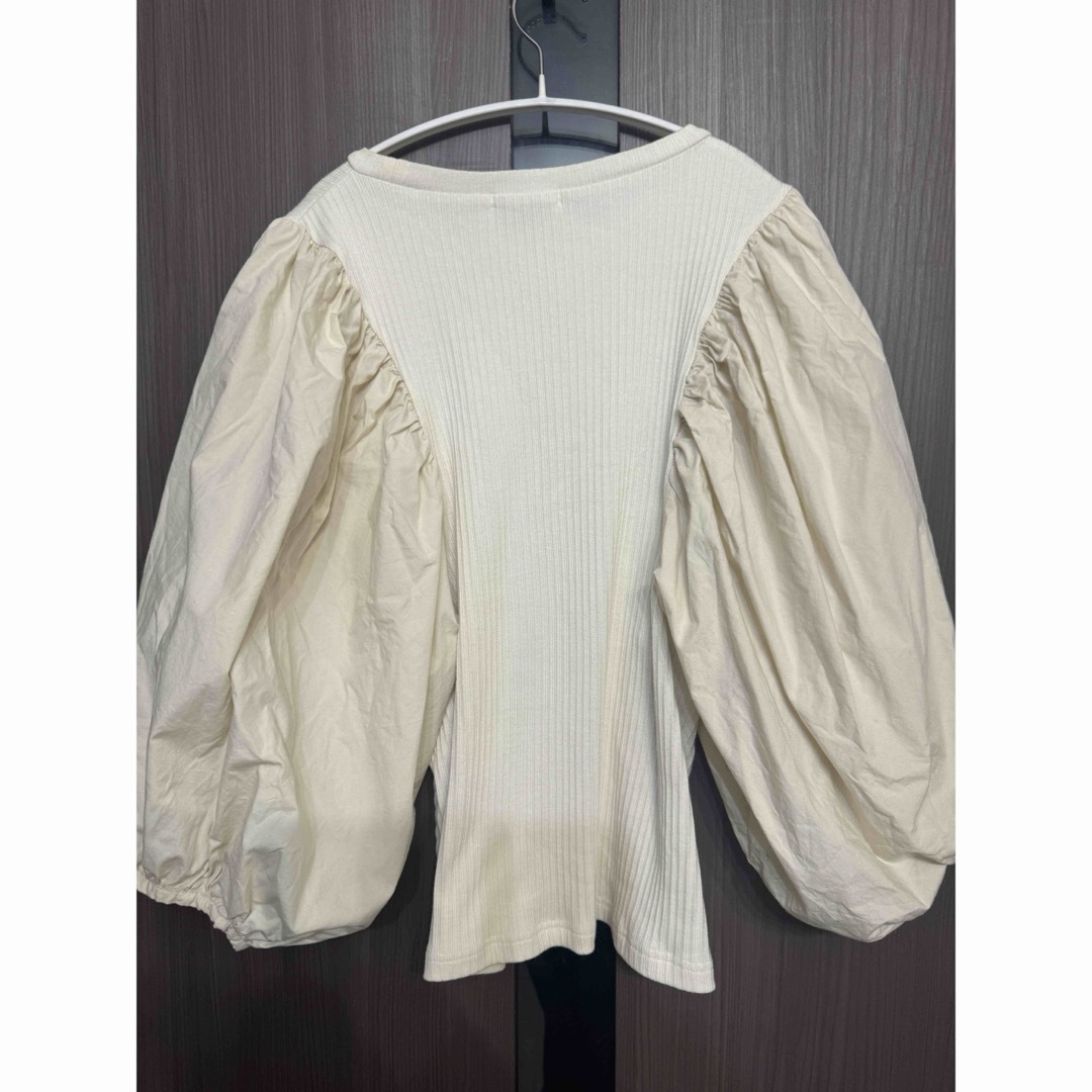 CLANE(クラネ)の【CLANE】ARCHI LINE PUFF TOPS クラネ　パフスリーブ レディースのトップス(シャツ/ブラウス(長袖/七分))の商品写真