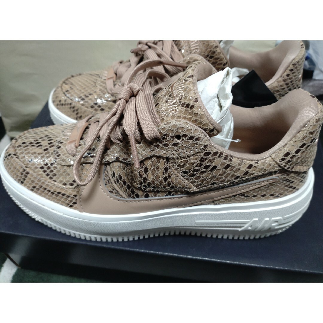 NIKE(ナイキ)のNike WMNS Air Force 1 PLT.AF.ORM レディースの靴/シューズ(スニーカー)の商品写真