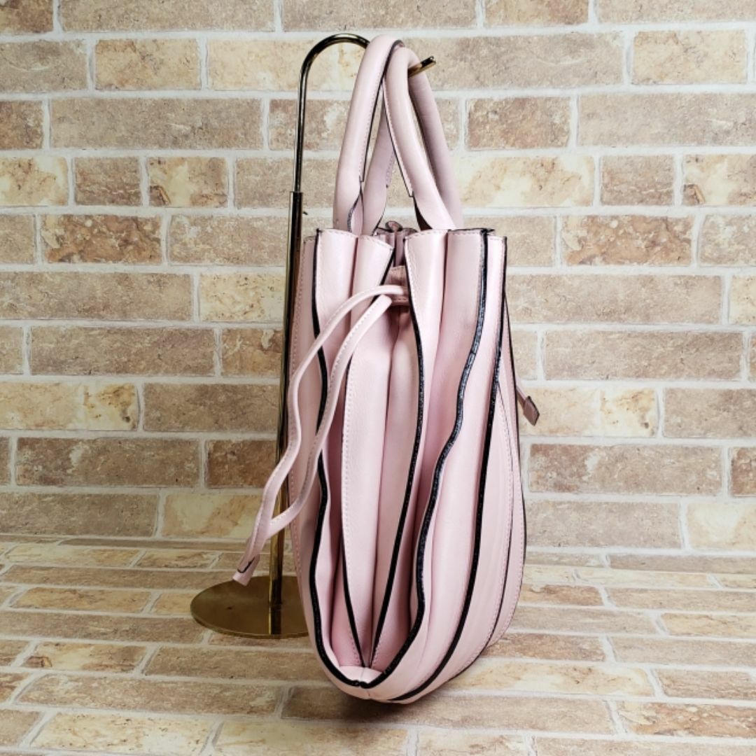 ルポ LUPO ☆ アバニコ レザー 巾着 トートバッグ ミニポーチ付き ピンク レディースのバッグ(トートバッグ)の商品写真