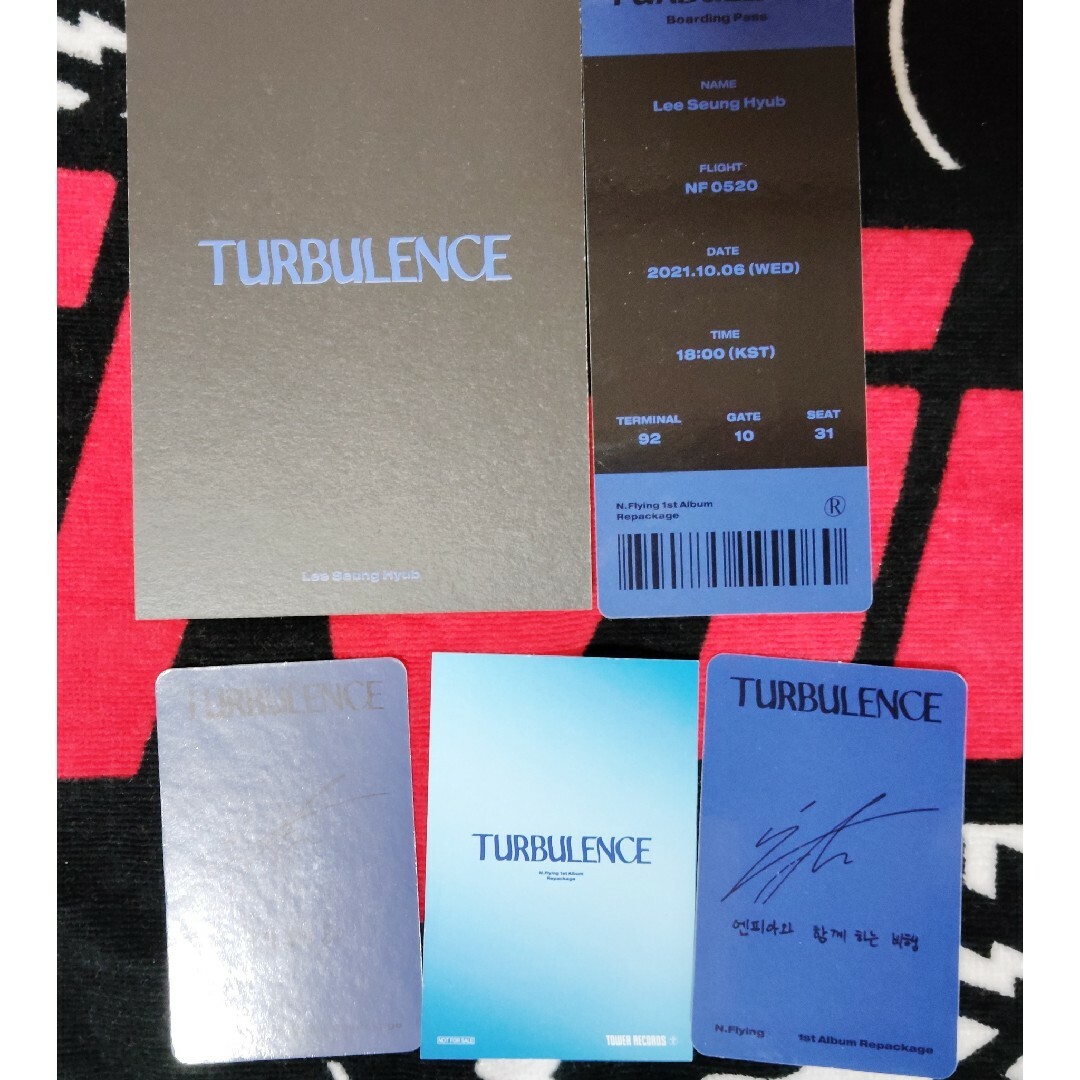 N.Flying TURBULENCE スンヒョプキーチェーン ドンソントレカ エンタメ/ホビーのCD(K-POP/アジア)の商品写真