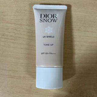 Dior - ディオールスノーUVシールド　トーンアップ50＋