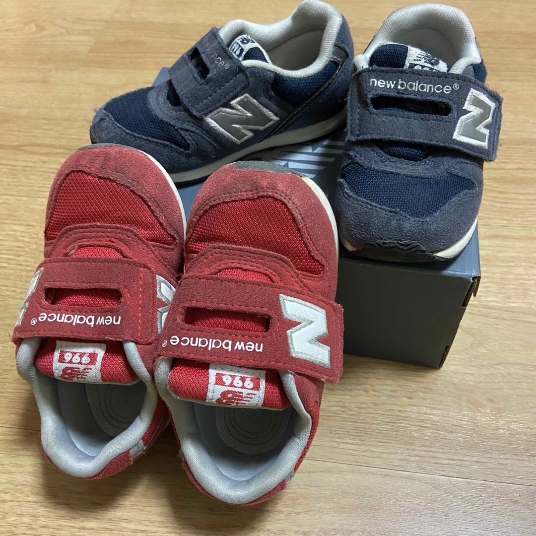 New Balance(ニューバランス)の【ニューバランス】2足セット　赤15㌢　グレー16㌢ キッズ/ベビー/マタニティのキッズ靴/シューズ(15cm~)(スニーカー)の商品写真