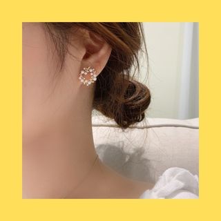 アクセ　花　白　ピアス　ゴールド　レディース　アクセサリー　フォーマル(ピアス)