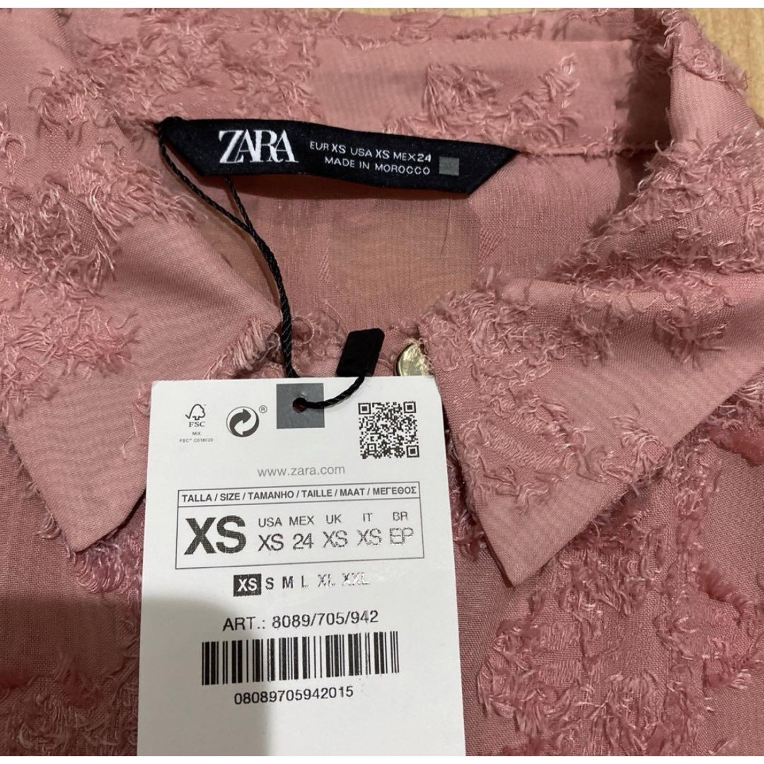 ZARA(ザラ)のZARA フラワーストラクチャシャツ　ブラウス レディースのトップス(シャツ/ブラウス(長袖/七分))の商品写真