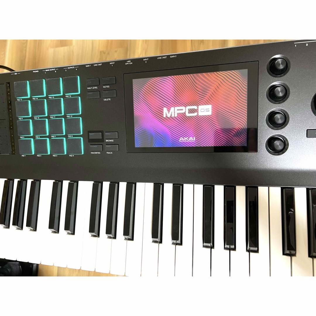AKAI professional MPC Key 61【シンセサイザー】 楽器の鍵盤楽器(キーボード/シンセサイザー)の商品写真