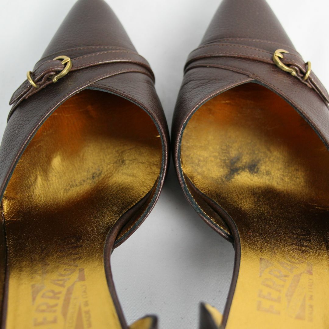 Ferragamo(フェラガモ)のフェラガモ　パンプス　ガンチーニ　サイドオープン　4.5D　21.5　ブラウン レディースの靴/シューズ(ハイヒール/パンプス)の商品写真