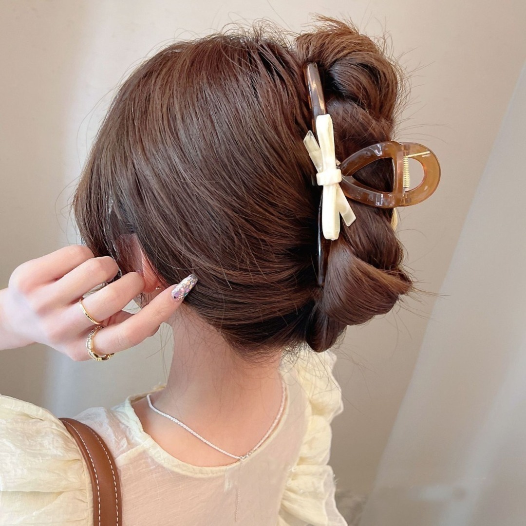 【残３】セール　レディース　ヘアアクセ　クリップ　茶　髪飾り　大きめ　リボン レディースのヘアアクセサリー(バレッタ/ヘアクリップ)の商品写真